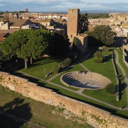 Piazza Duomo Hotel Tuscania Eksteriør billede