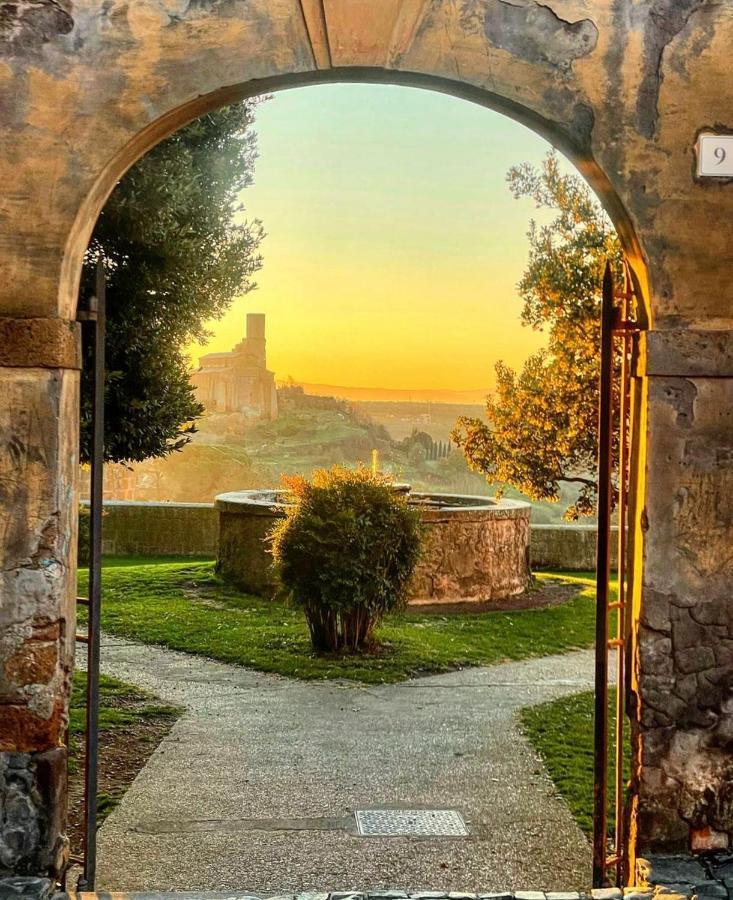 Piazza Duomo Hotel Tuscania Eksteriør billede