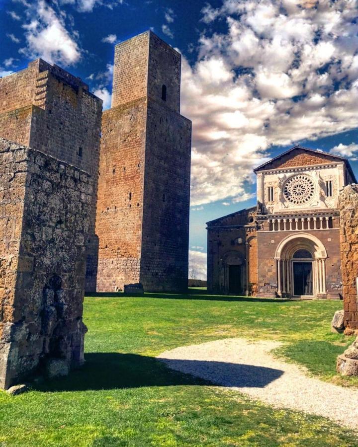 Piazza Duomo Hotel Tuscania Eksteriør billede